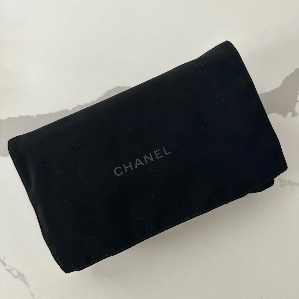 CHANEL TAN/LIGHT BROWN W/ GOLD HARDWARE WALLET ON CHAIN - Picture 8 of 8